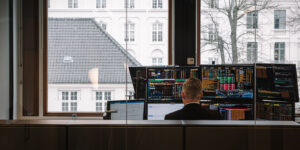 PFA og BankInvest snydt for millionbeløb af spekulanter